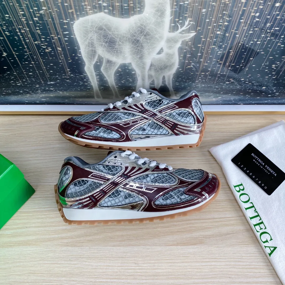 p620🐮🐮High-end version, the original 1:1 couple style new model is on the shelves🔥BV Orbit sneakers Wang Yibo's same style couple's Dad Runner sneakers, made of lightweight technical mesh fabric. Features a geometric patterned rubber outsole. The outsole is made of color-blocked TPU outsole. Size: women’s shoes 35-40, men’s shoes 39-45.